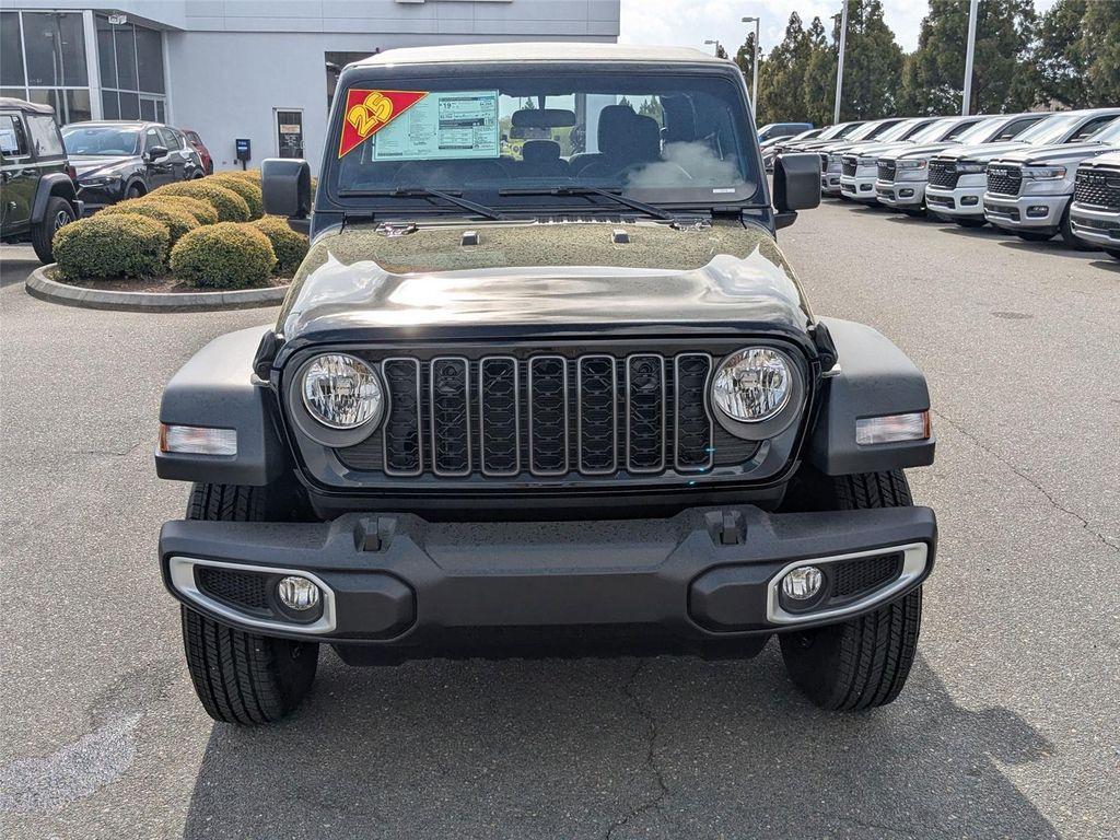 new 2025 Jeep Gladiator car, priced at $40,330