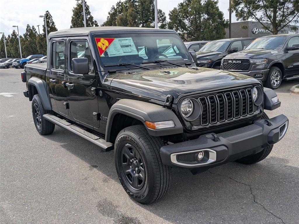new 2025 Jeep Gladiator car, priced at $40,330