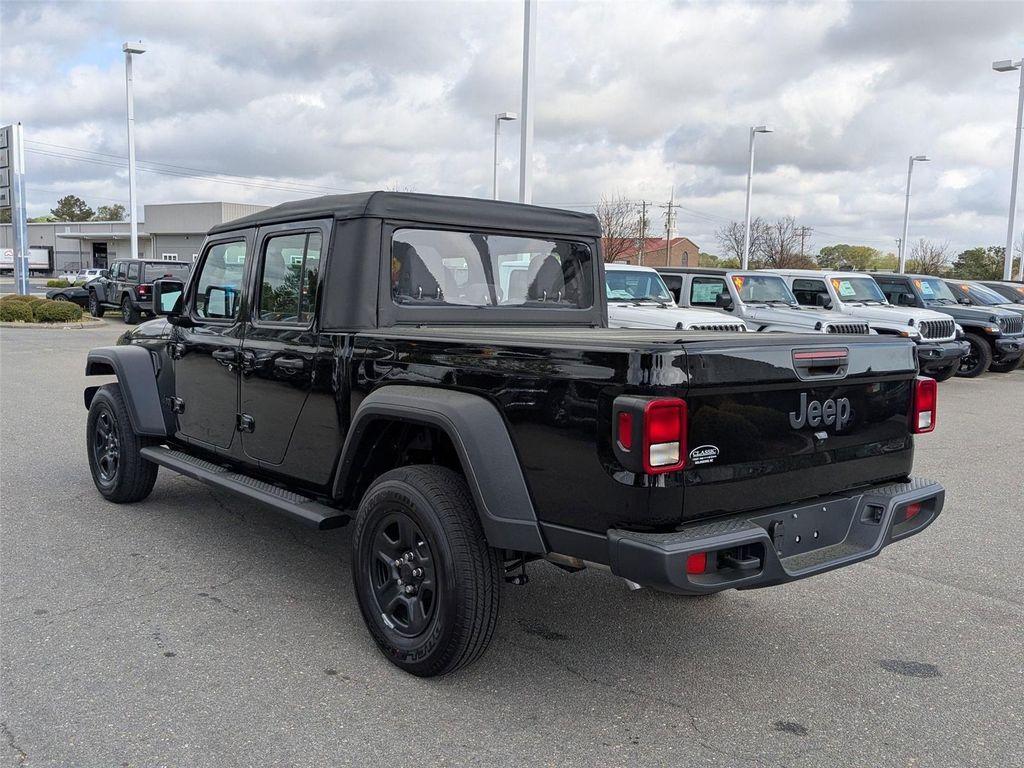 new 2025 Jeep Gladiator car, priced at $40,330