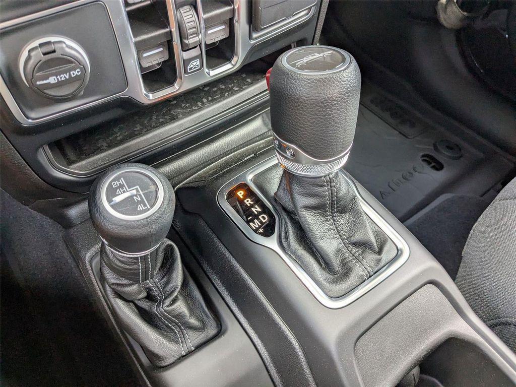 new 2025 Jeep Gladiator car, priced at $40,330