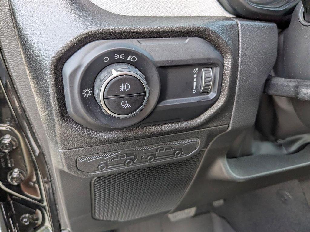 new 2025 Jeep Gladiator car, priced at $40,330