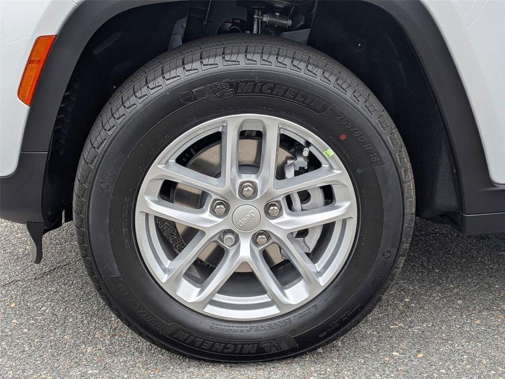 new 2025 Jeep Grand Cherokee car, priced at $39,825