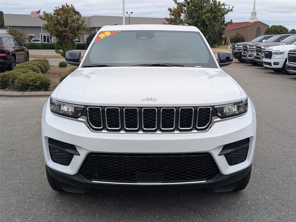 new 2025 Jeep Grand Cherokee car, priced at $39,825