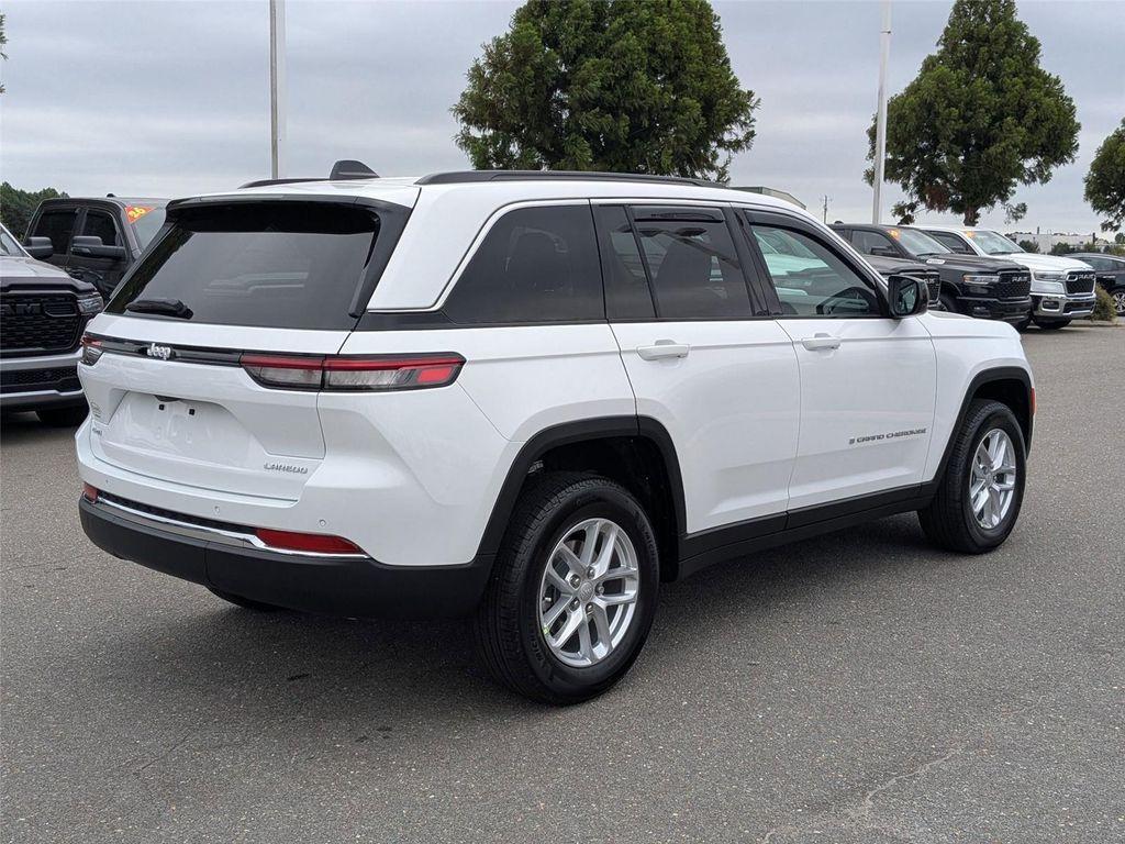new 2025 Jeep Grand Cherokee car, priced at $39,825