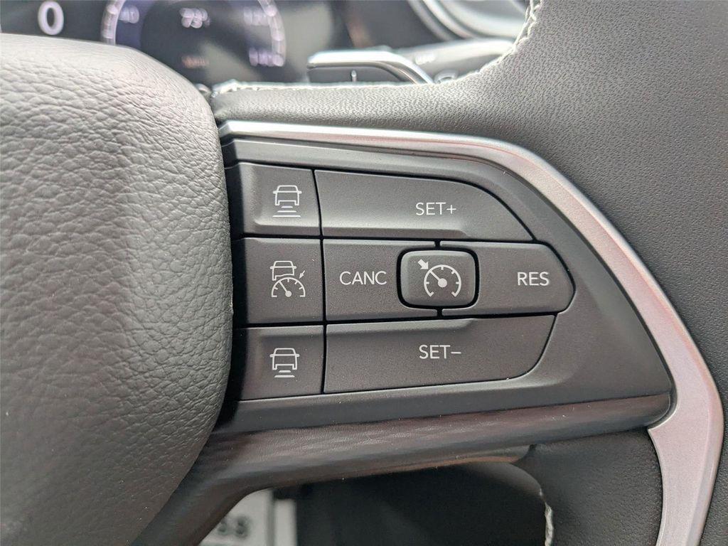 new 2025 Jeep Grand Cherokee car, priced at $39,825