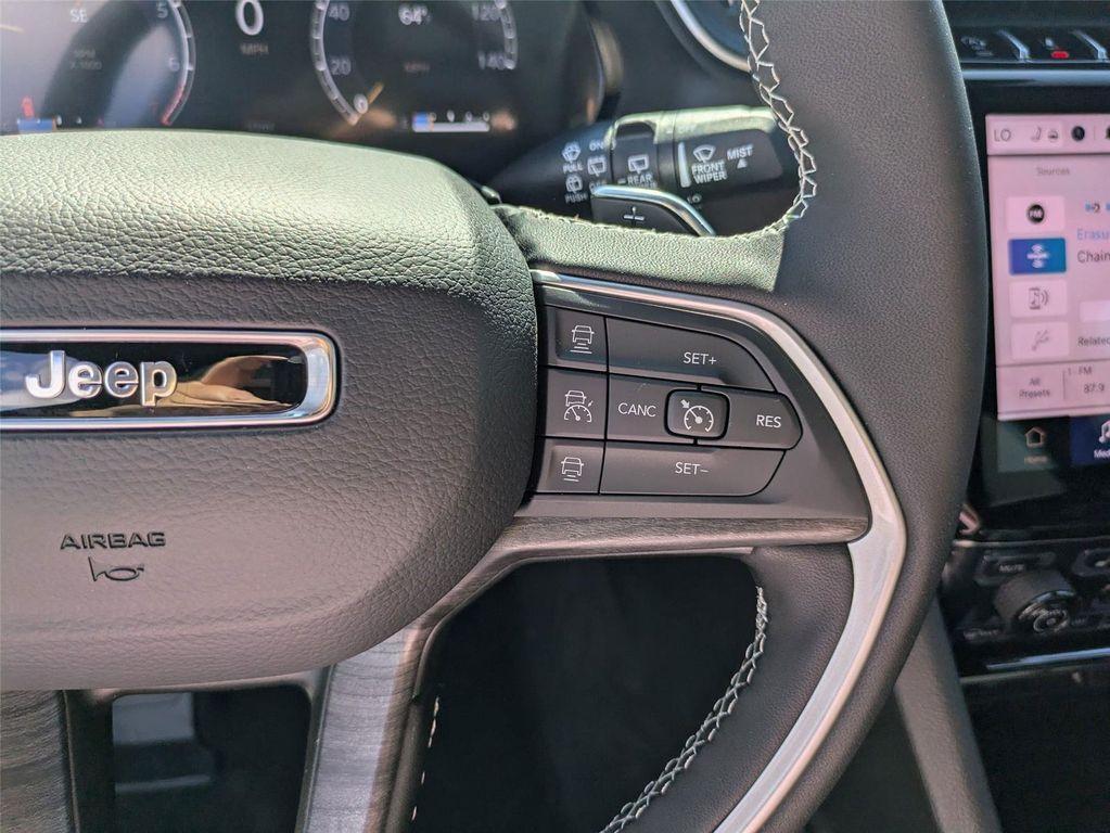 new 2025 Jeep Grand Cherokee car, priced at $50,930