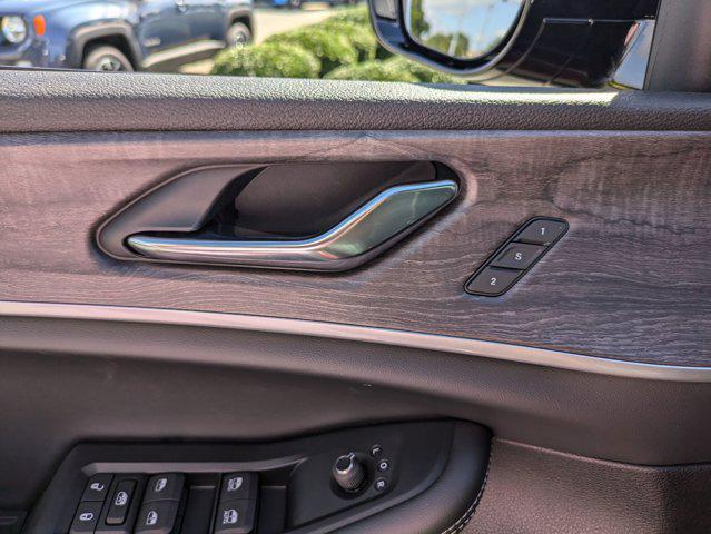 new 2025 Jeep Grand Cherokee car, priced at $48,980