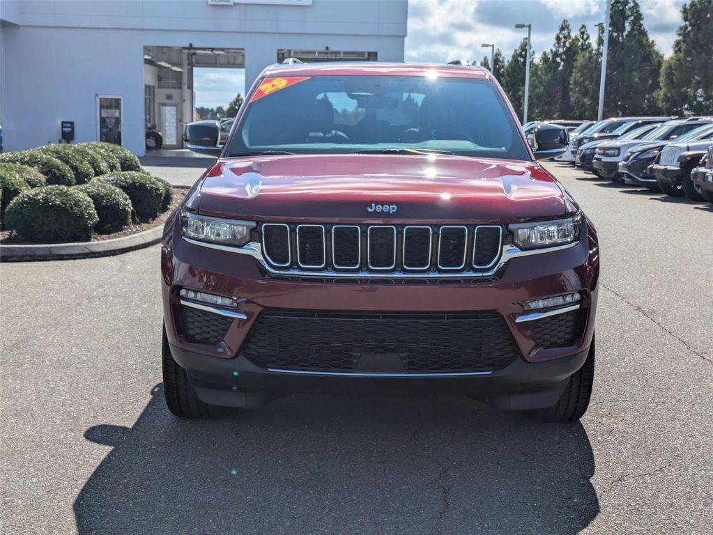 new 2025 Jeep Grand Cherokee car, priced at $50,930