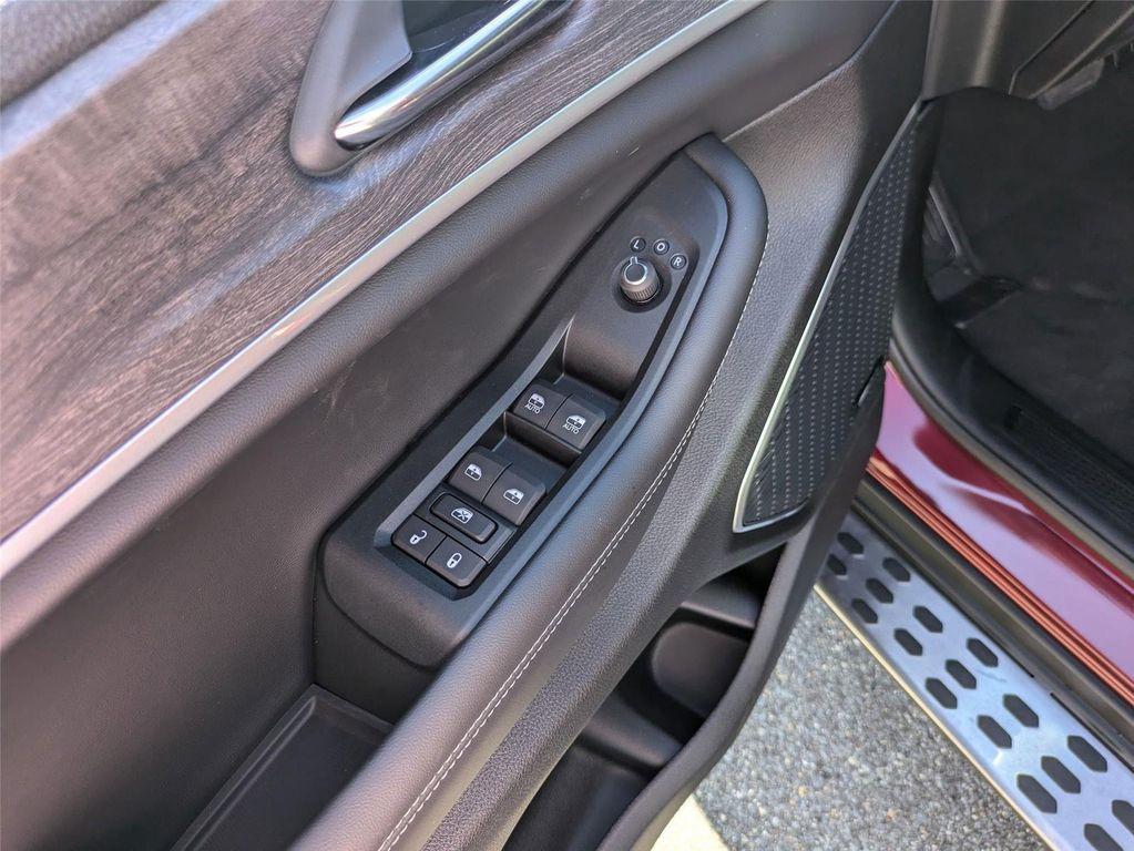 new 2025 Jeep Grand Cherokee car, priced at $50,930
