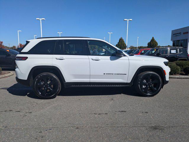 new 2025 Jeep Grand Cherokee car, priced at $50,590