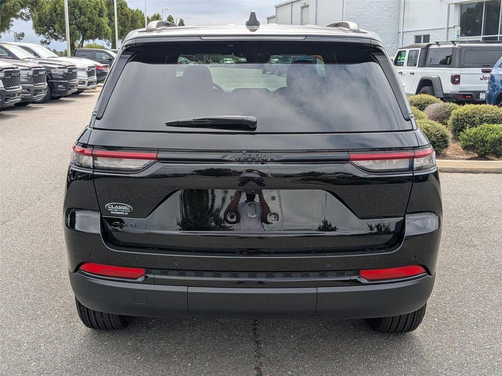 new 2025 Jeep Grand Cherokee car, priced at $42,980