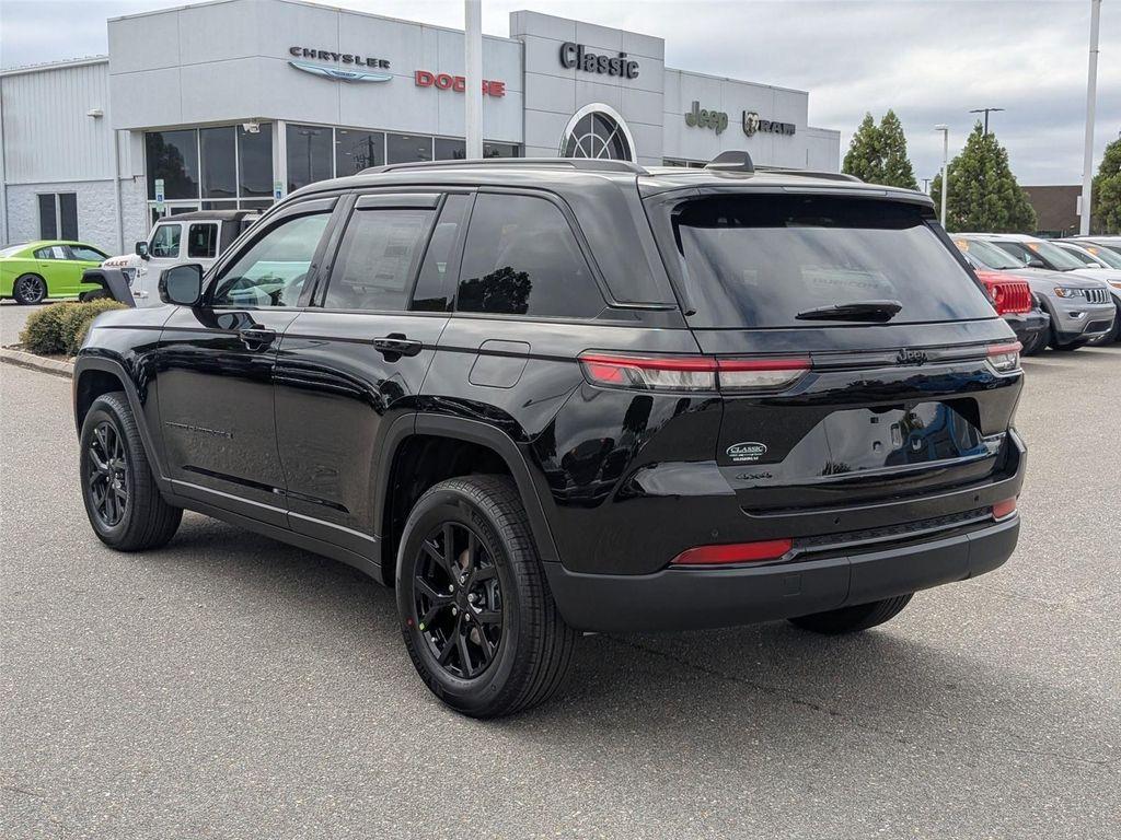 new 2025 Jeep Grand Cherokee car, priced at $42,980