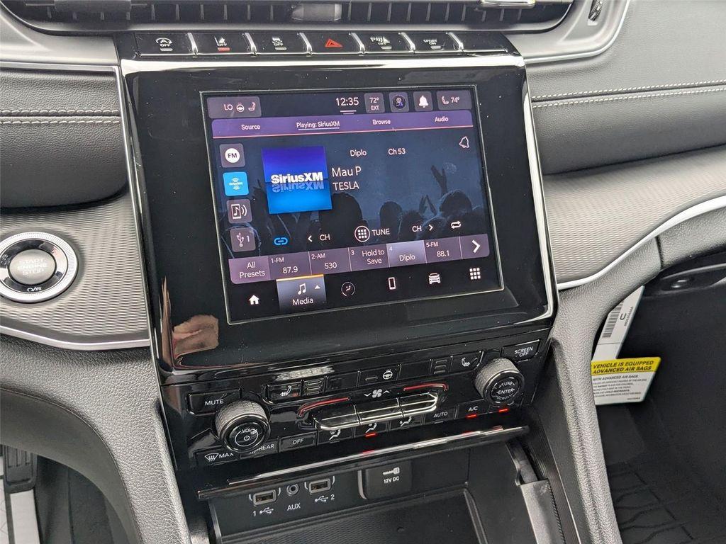 new 2025 Jeep Grand Cherokee car, priced at $42,980