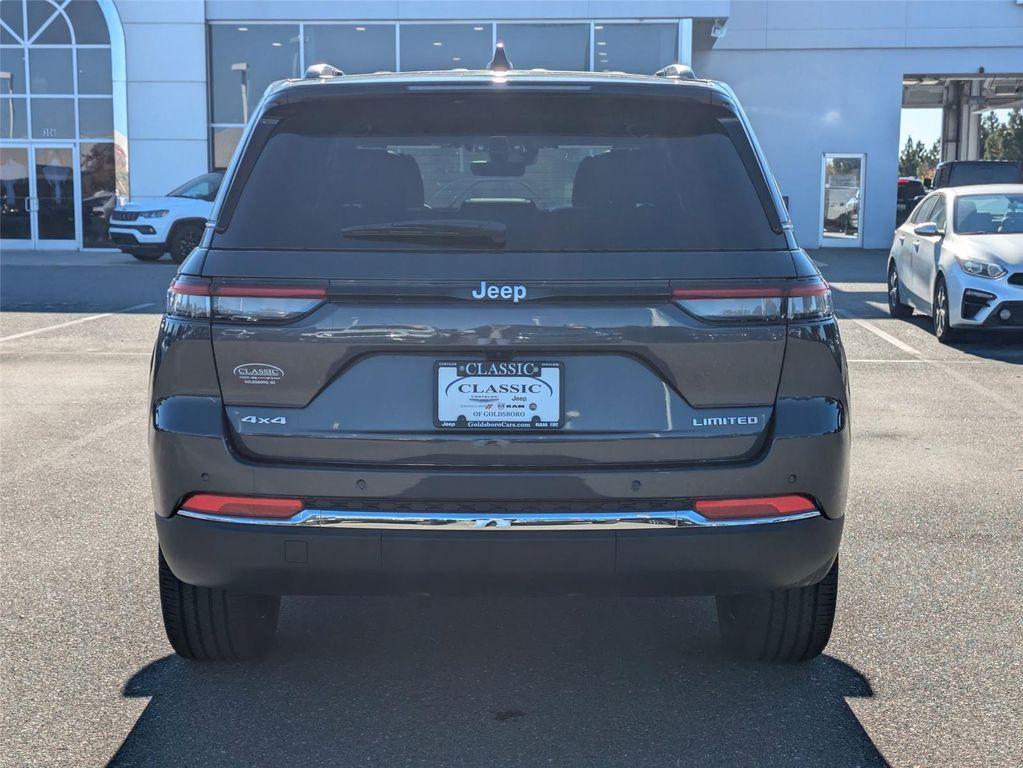 new 2025 Jeep Grand Cherokee car, priced at $50,930