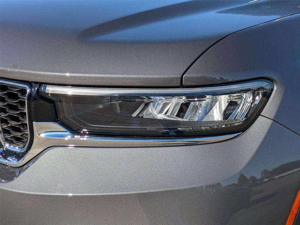 new 2025 Jeep Grand Cherokee car, priced at $50,930