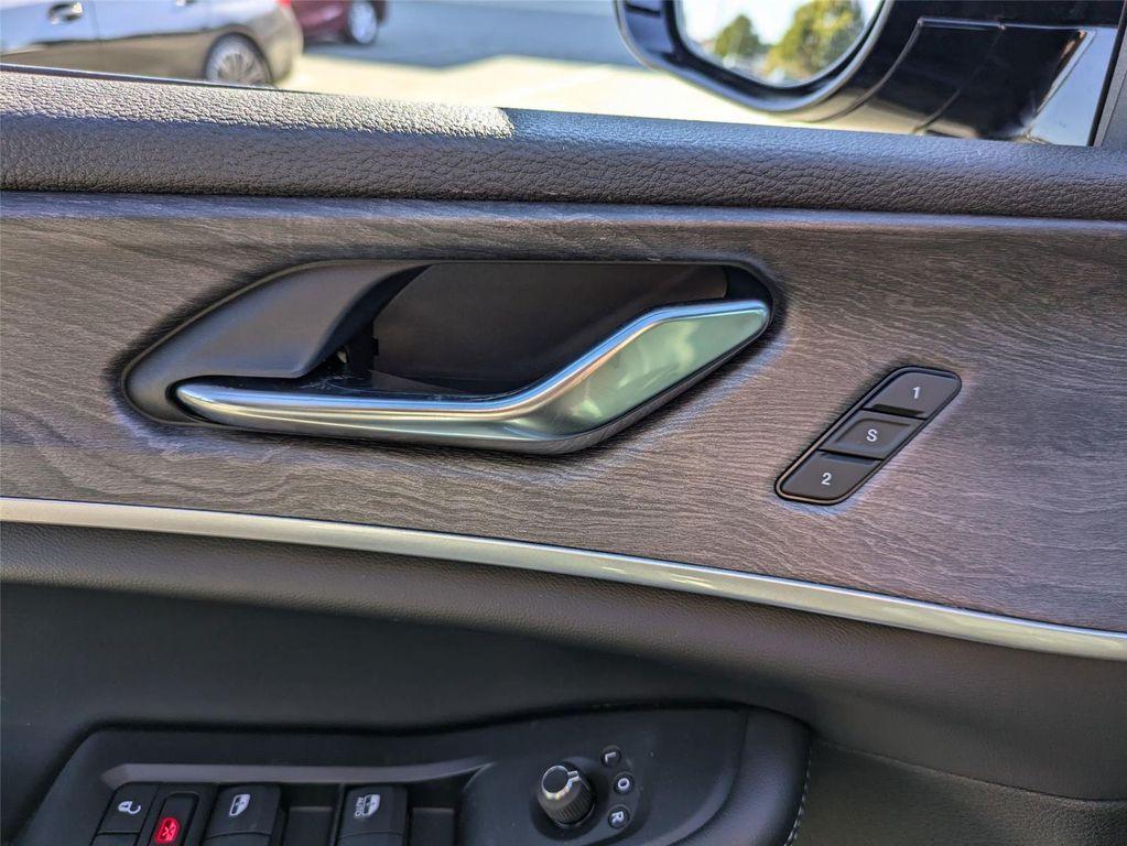new 2025 Jeep Grand Cherokee car, priced at $50,930