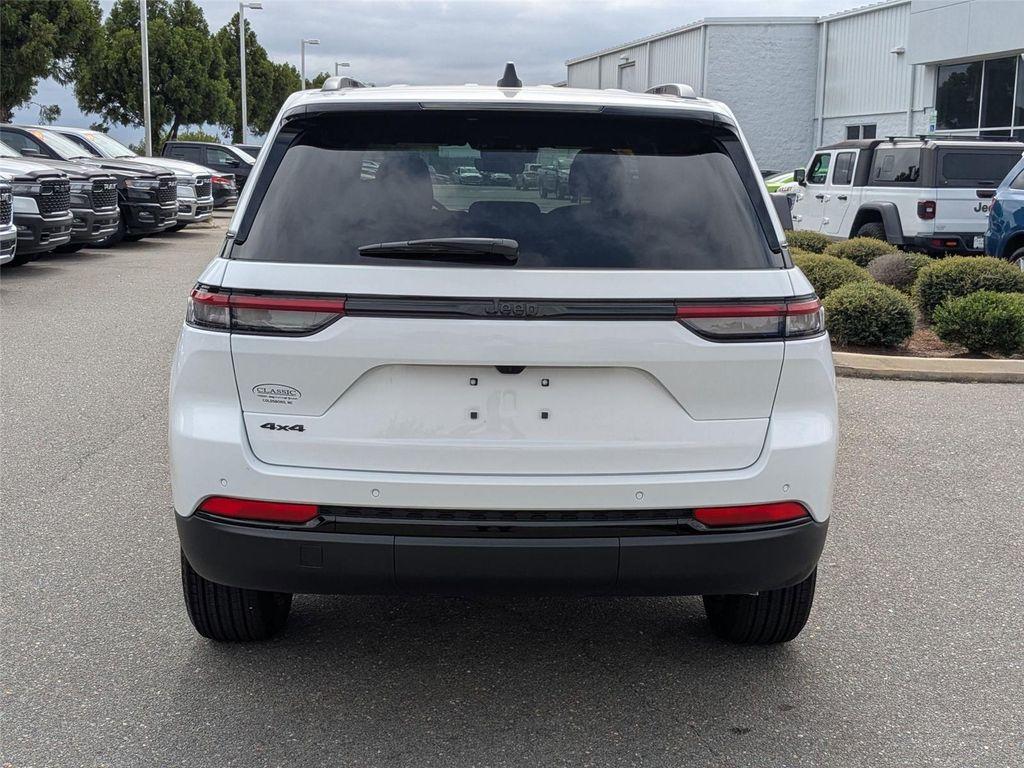 new 2025 Jeep Grand Cherokee car, priced at $42,385