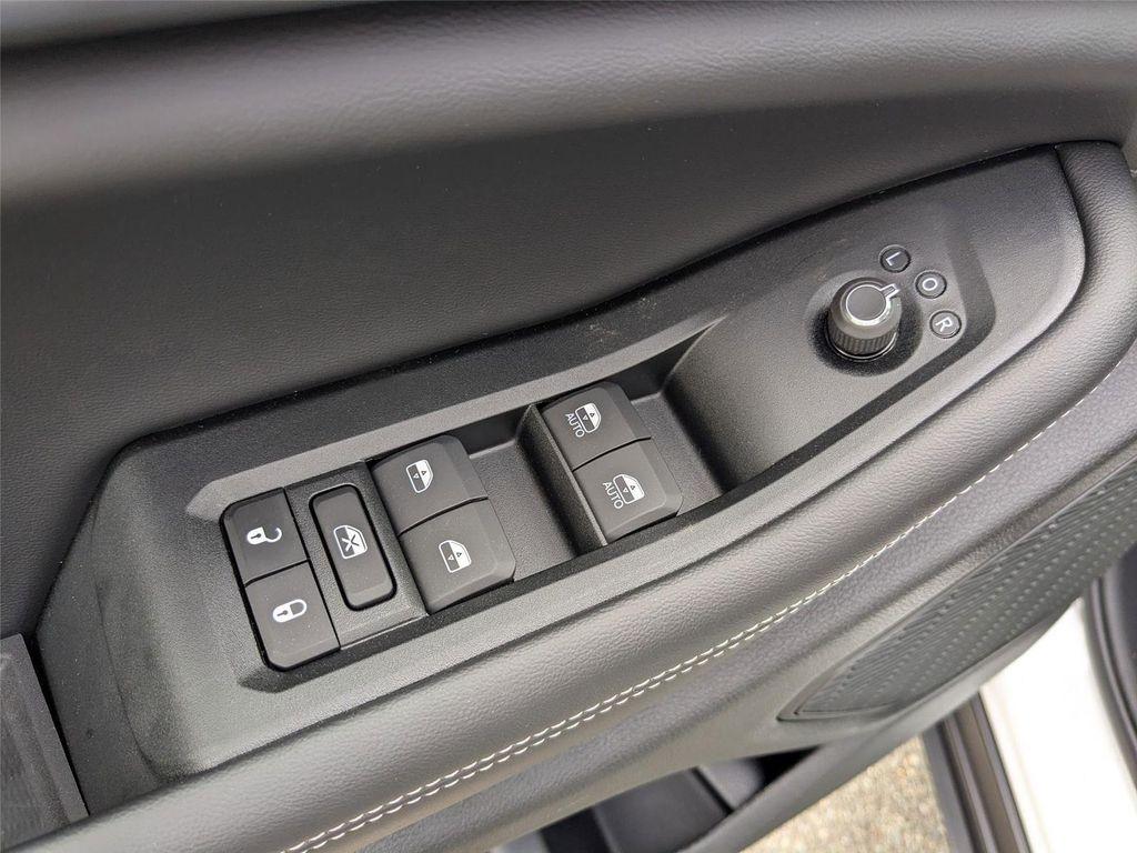 new 2025 Jeep Grand Cherokee car, priced at $42,385
