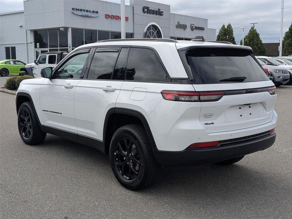 new 2025 Jeep Grand Cherokee car, priced at $42,385