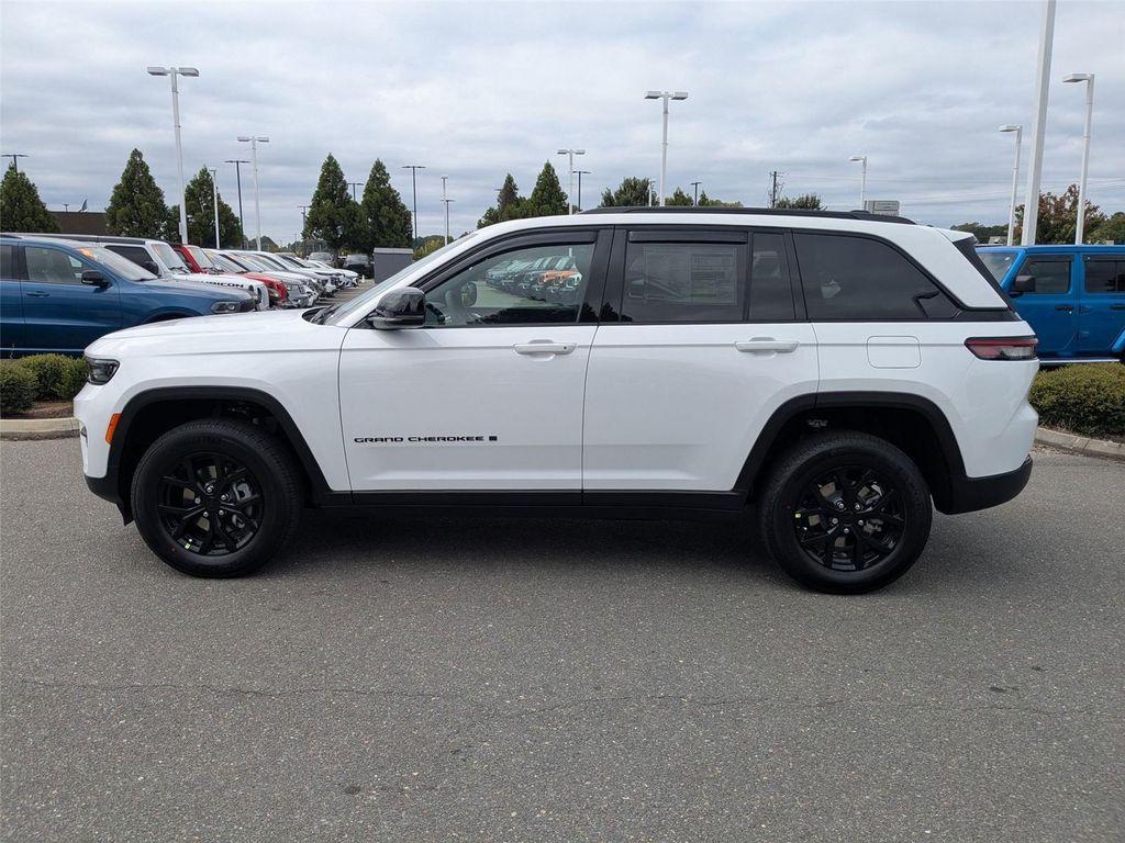 new 2025 Jeep Grand Cherokee car, priced at $42,385