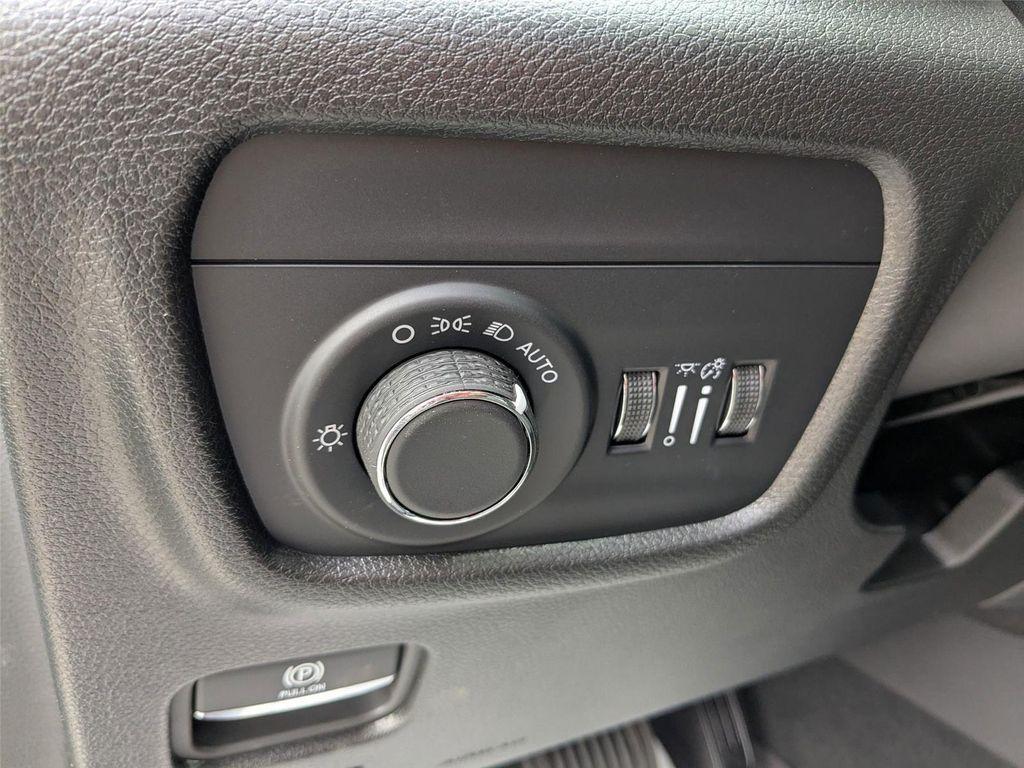new 2025 Jeep Grand Cherokee car, priced at $42,385