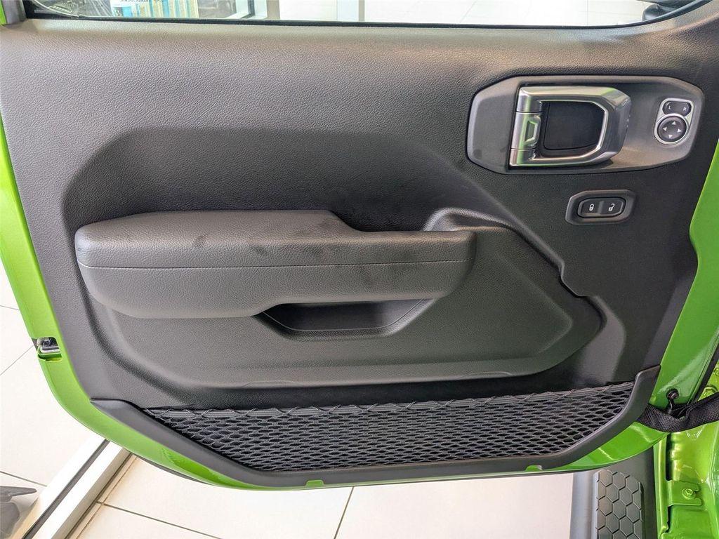 new 2025 Jeep Wrangler car, priced at $45,275