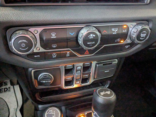 new 2025 Jeep Wrangler car, priced at $41,904
