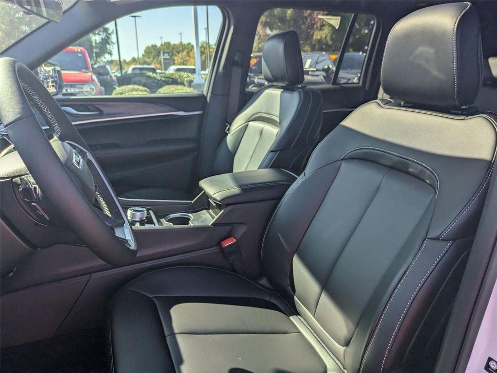 new 2025 Jeep Grand Cherokee car, priced at $47,340