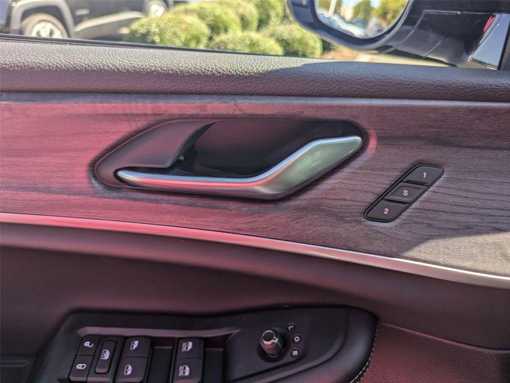 new 2025 Jeep Grand Cherokee car, priced at $47,340