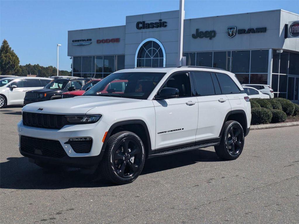 new 2025 Jeep Grand Cherokee car, priced at $47,340