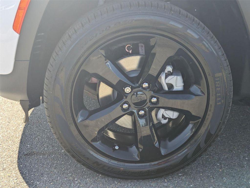 new 2025 Jeep Grand Cherokee car, priced at $47,340