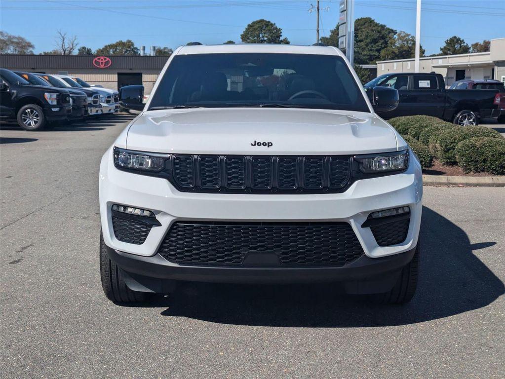 new 2025 Jeep Grand Cherokee car, priced at $47,340