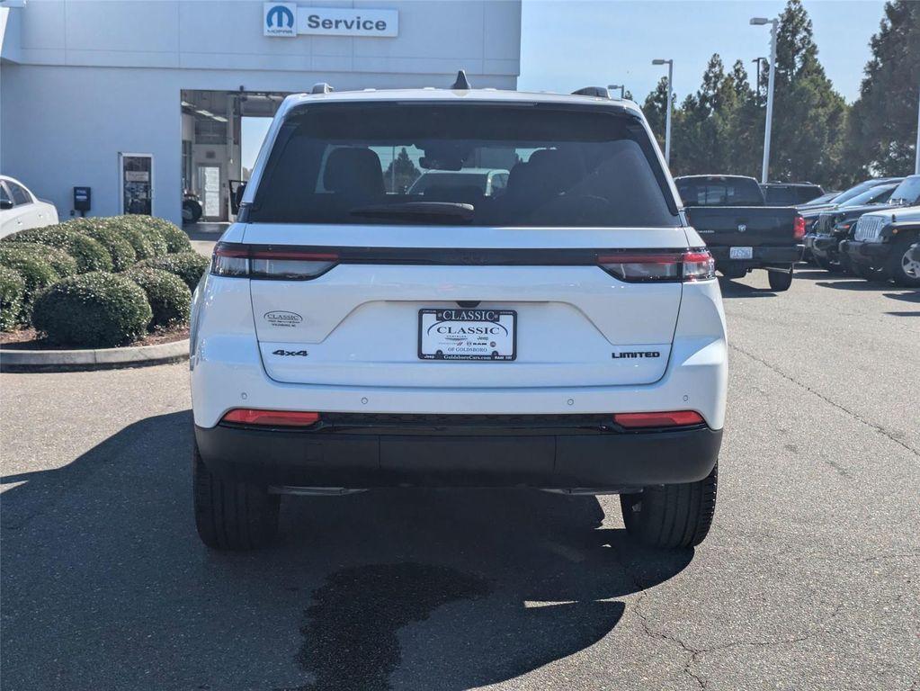 new 2025 Jeep Grand Cherokee car, priced at $47,340