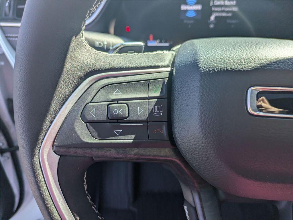 new 2025 Jeep Grand Cherokee car, priced at $47,340