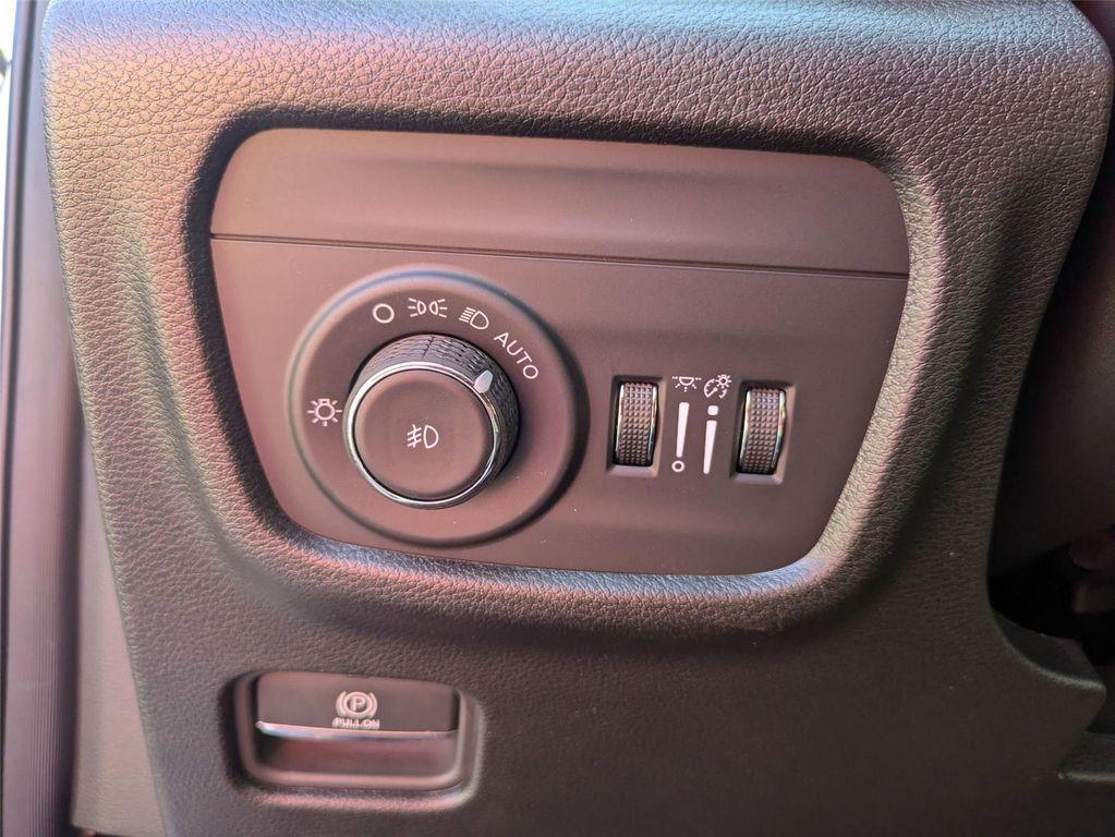 new 2025 Jeep Grand Cherokee car, priced at $47,340