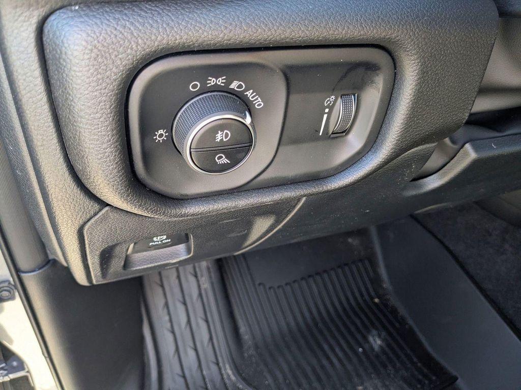 new 2025 Ram 1500 car, priced at $48,314