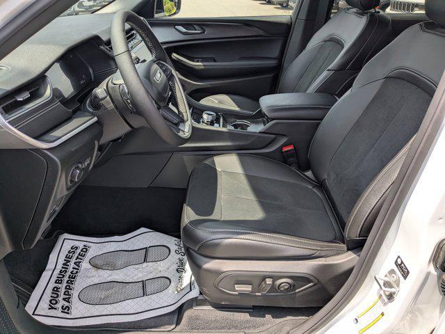 new 2025 Jeep Grand Cherokee car, priced at $42,178