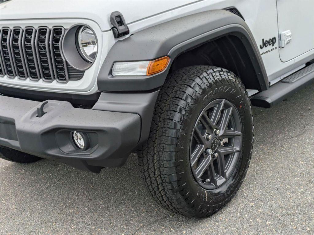 new 2025 Jeep Wrangler car, priced at $42,070