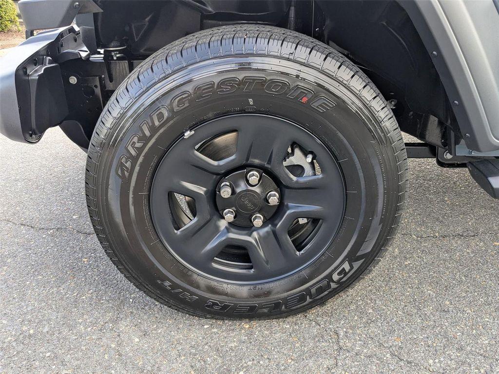 new 2025 Jeep Gladiator car, priced at $40,330
