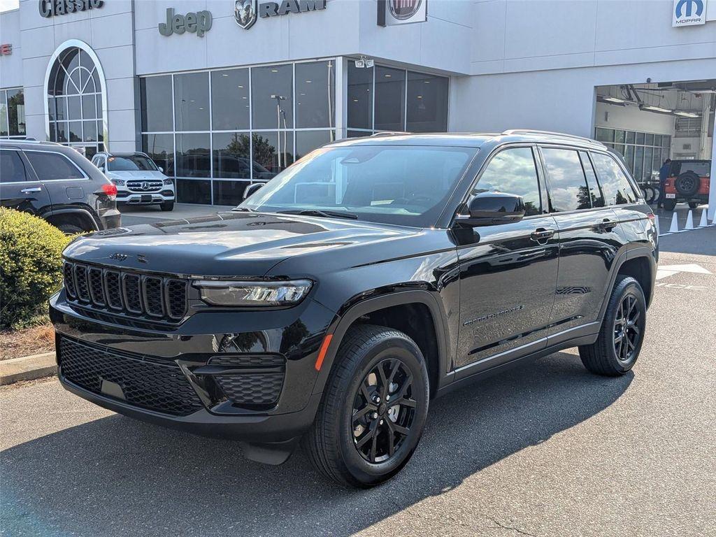 new 2025 Jeep Grand Cherokee car, priced at $42,980