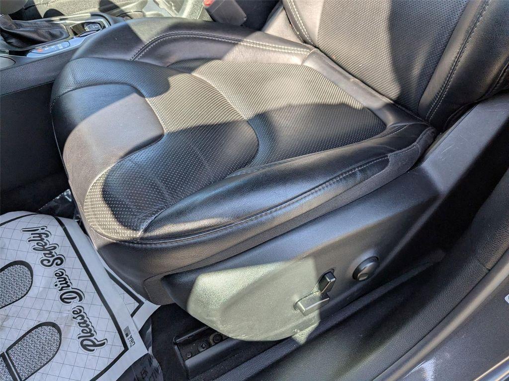 used 2023 Jeep Cherokee car, priced at $22,900