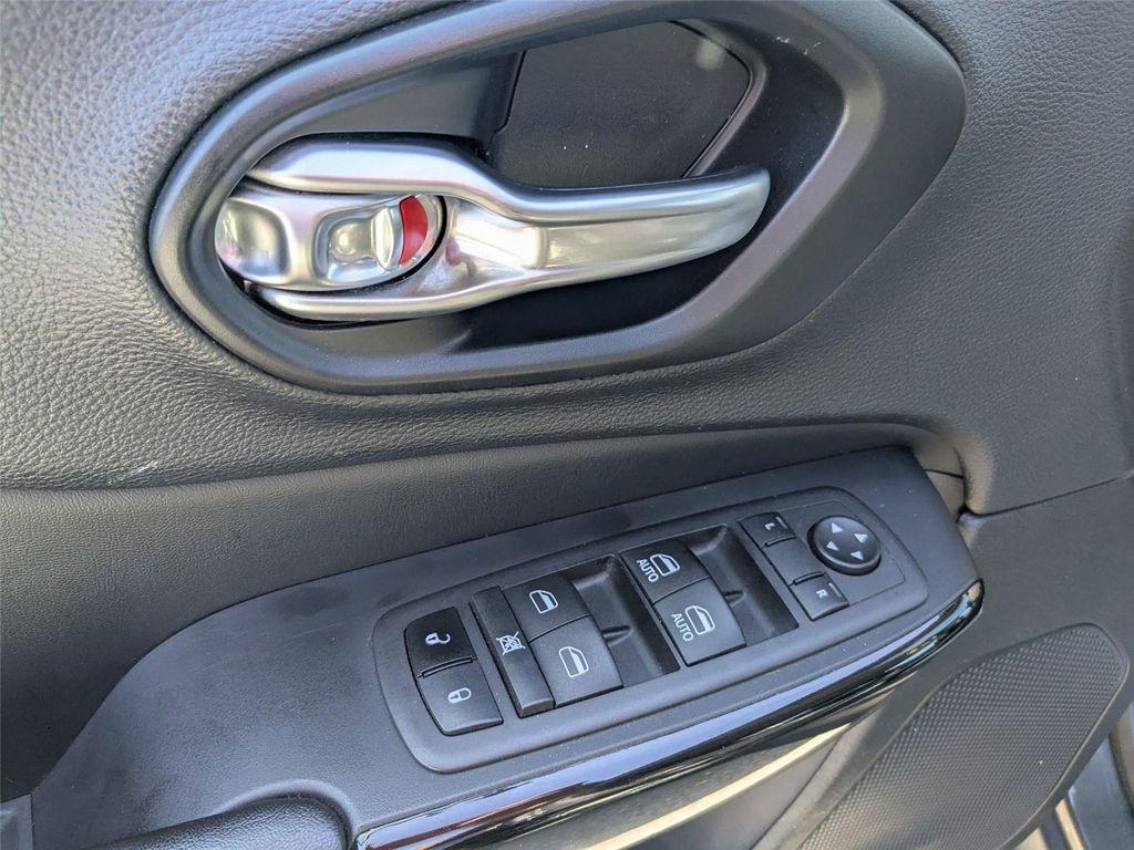 used 2023 Jeep Cherokee car, priced at $22,900