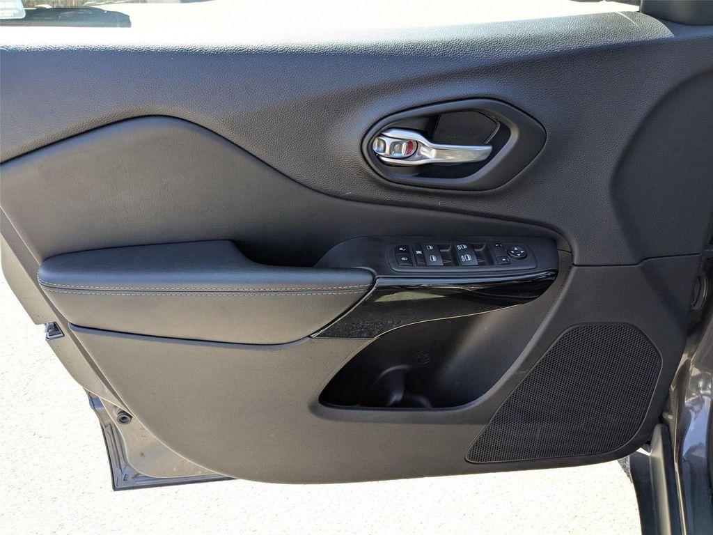 used 2023 Jeep Cherokee car, priced at $22,900