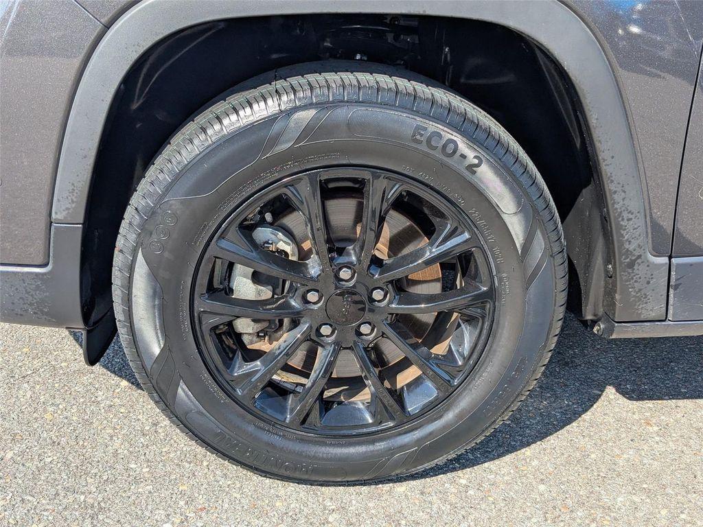 used 2023 Jeep Cherokee car, priced at $22,900