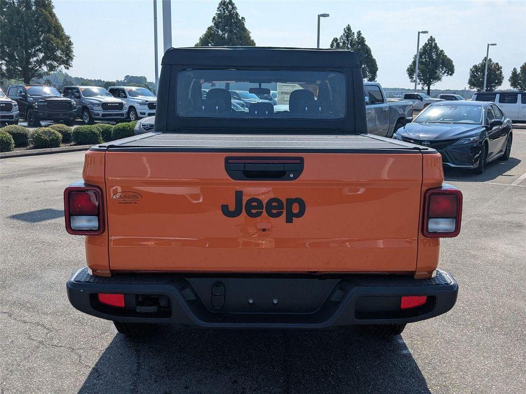 new 2025 Jeep Gladiator car, priced at $41,185
