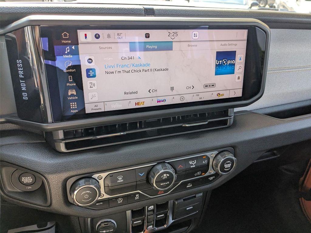 new 2025 Jeep Gladiator car, priced at $41,185