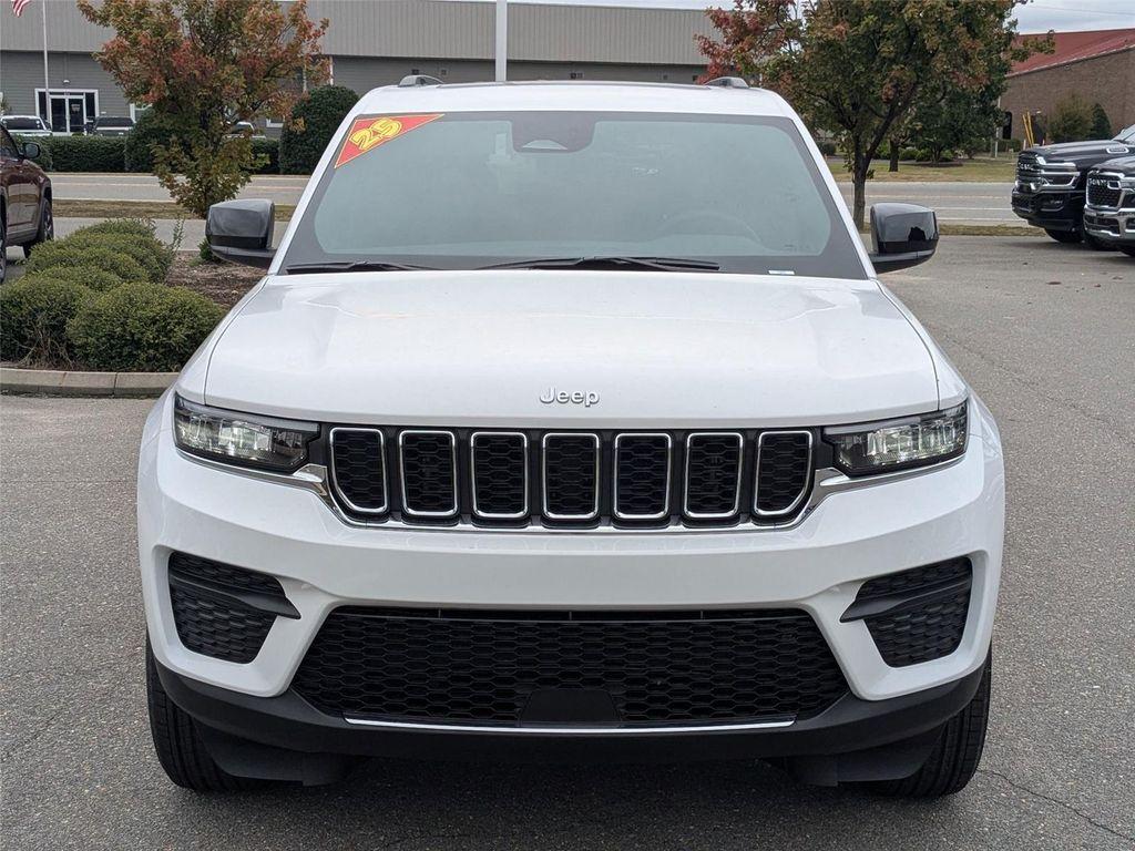 new 2025 Jeep Grand Cherokee car, priced at $39,825