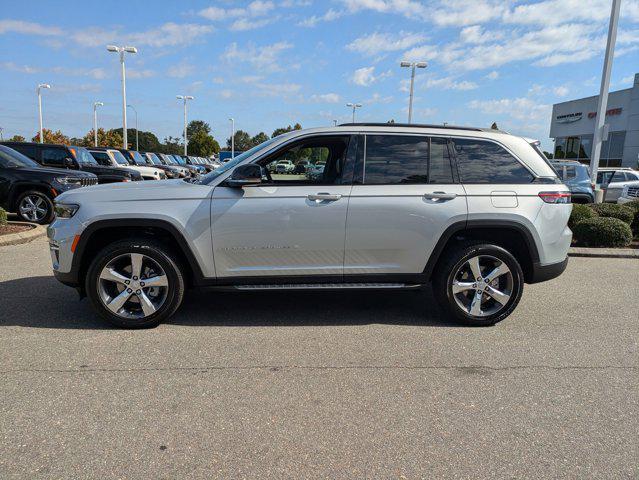 new 2025 Jeep Grand Cherokee car, priced at $48,099