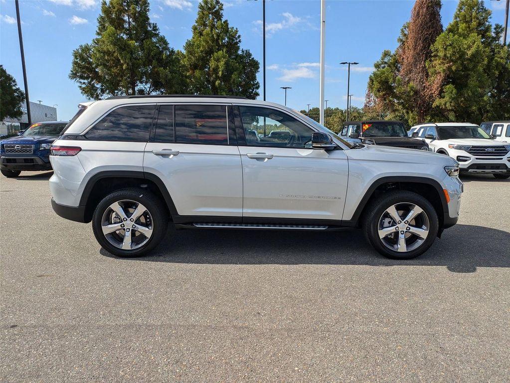 new 2025 Jeep Grand Cherokee car, priced at $48,930