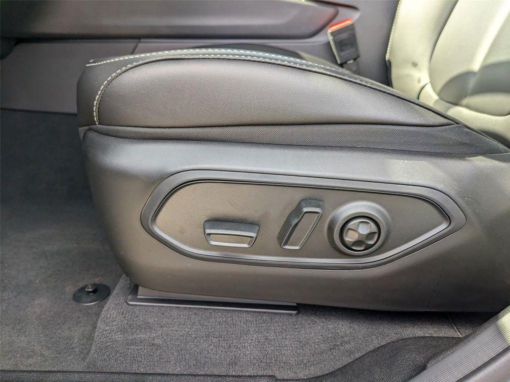 new 2025 Jeep Grand Cherokee car, priced at $48,930